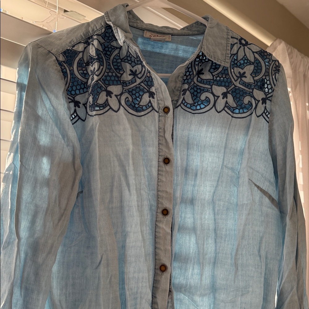 Ariat Denim Blue Embroidered Shirt
